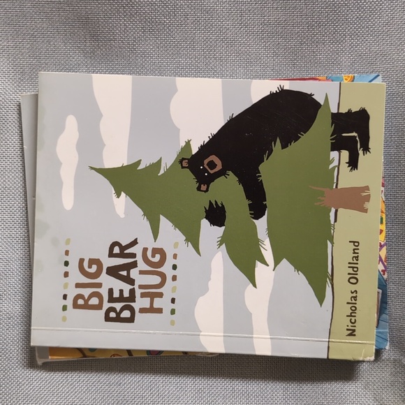 Children's Book Bundle - Picture 6 of 7